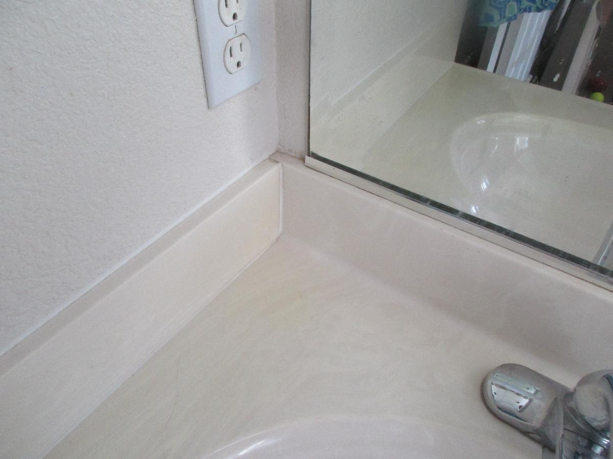 RHS dual sink vanity/cabinet w/backsplash